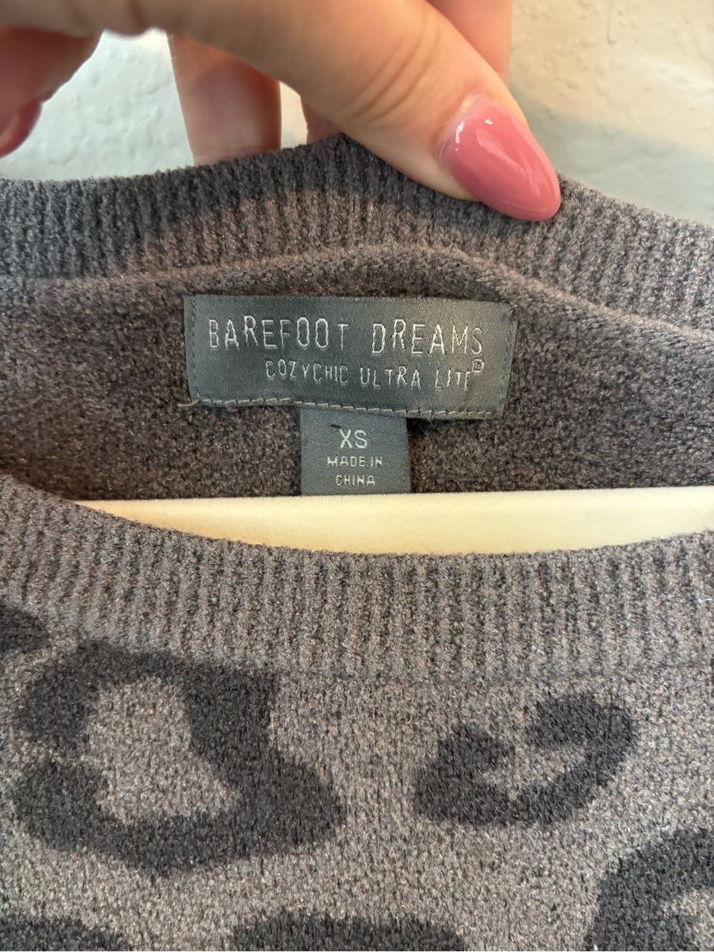 Barefoot Dreams CozyChic Ultra Lite Leopard Slouchy Pullover XS - Picture 6 of 7